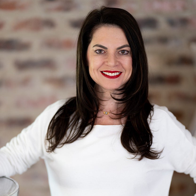 Nicci: Empowering Women Through Timeless Style