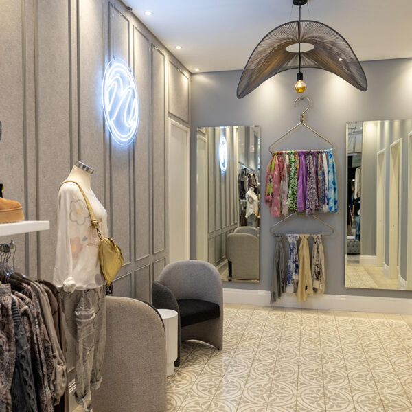 Nicci Celebrates the Grand Reopening of its Hyde Park Store