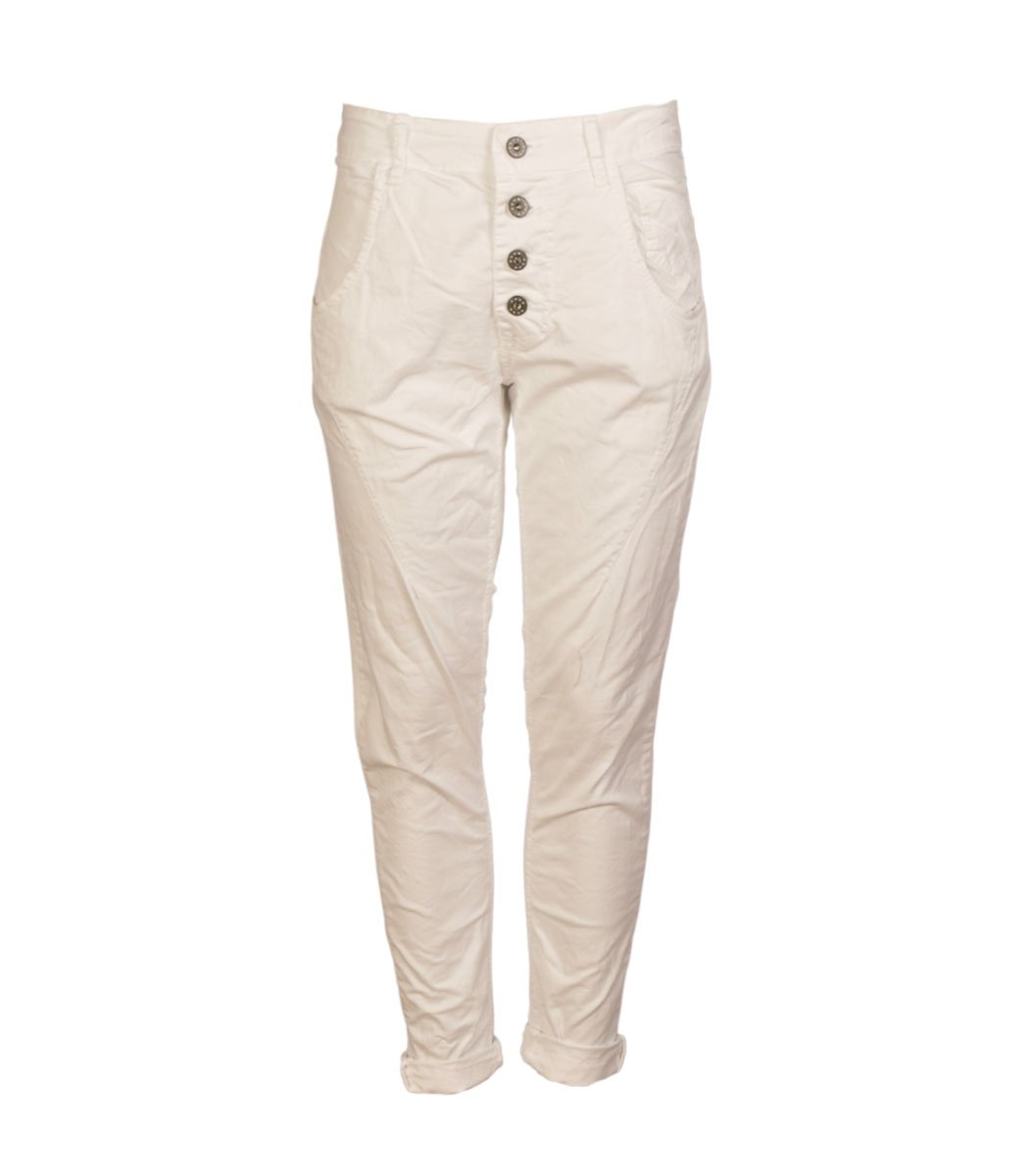 72689-63c8f9f21fdc23-14049040-white-pants.jpg