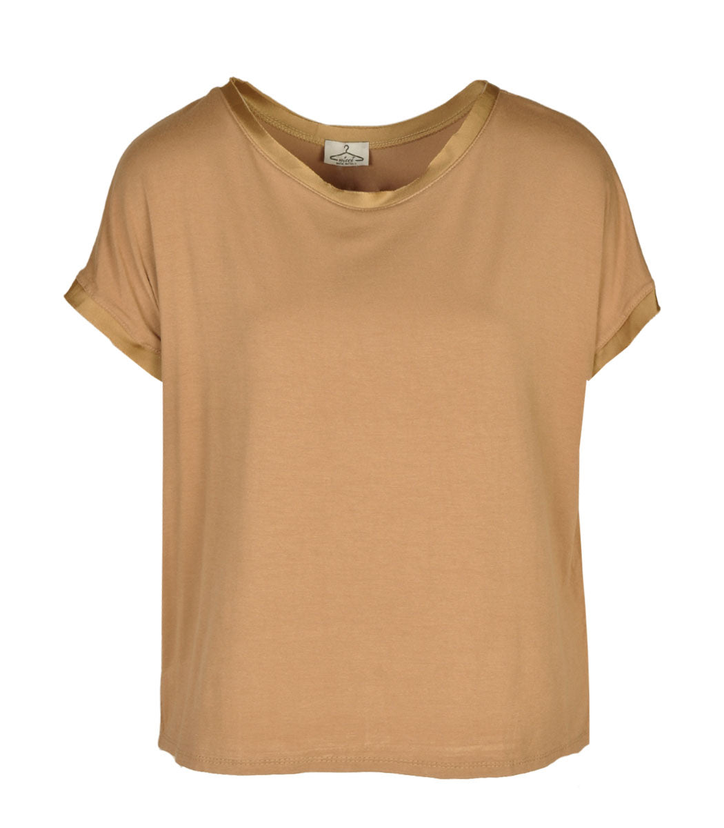Raw-edge silky top