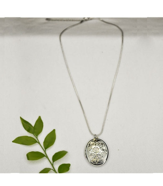 Oval locket necklace