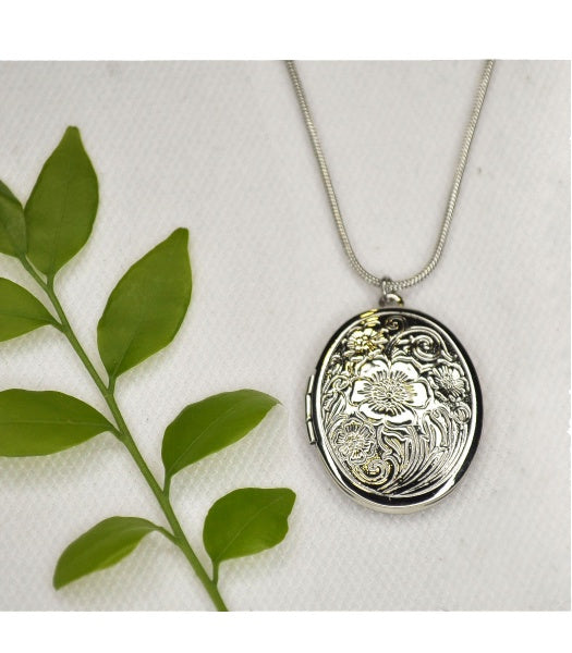 Oval locket necklace