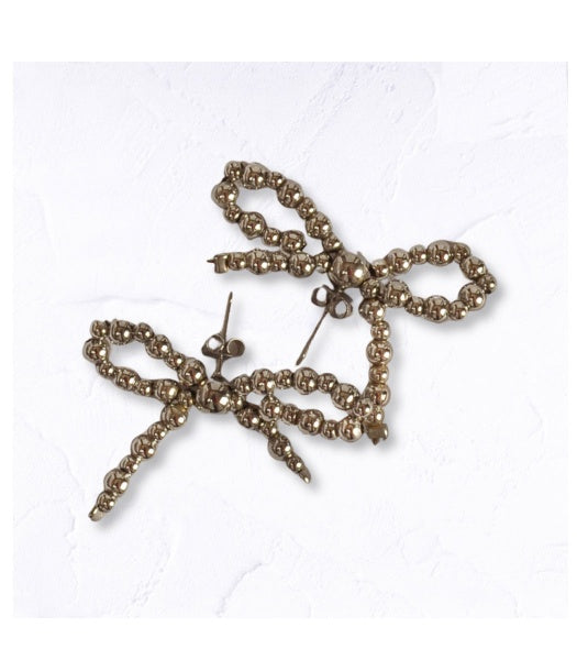 Beaded bow stud earrings