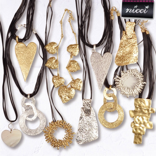 Interlocked battered chain necklace