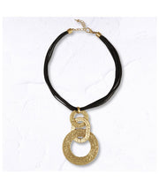 Triple circle choker