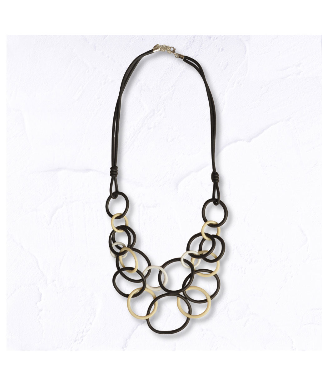 Multi circle rubber necklace