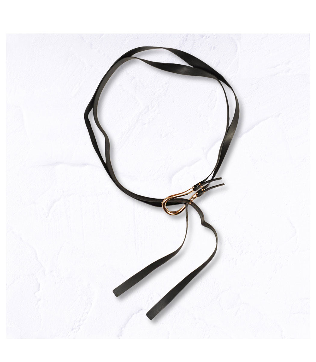 Horse shoe buckle belt 