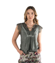 Lace trim silky cami