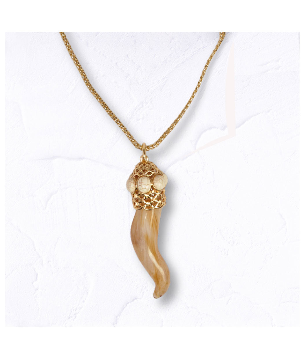 Curved horn pendant necklace
