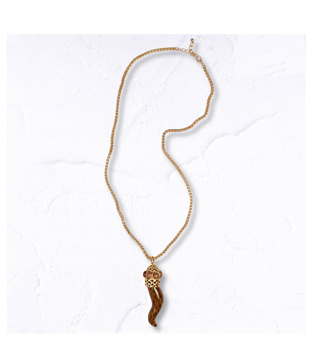 Curved horn pendant necklace