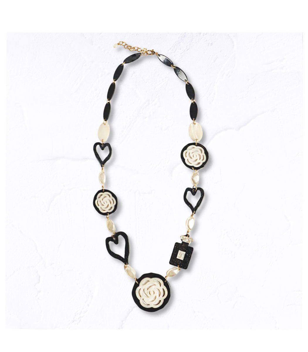 Chunky camelia heart necklace