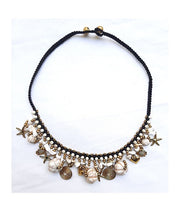 Stone pendant beaded necklace