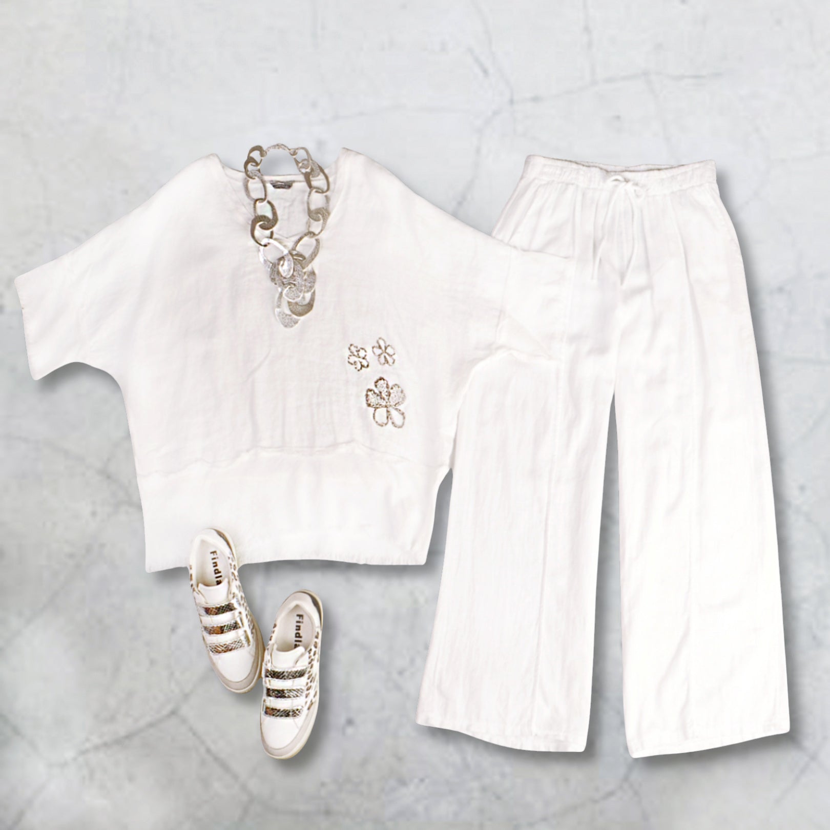 100% Linen raw-edge diamante daisy batwing top