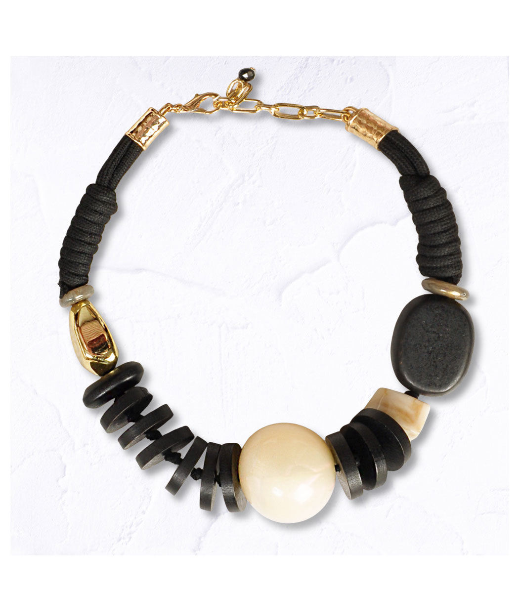 Giant wooden circle choker