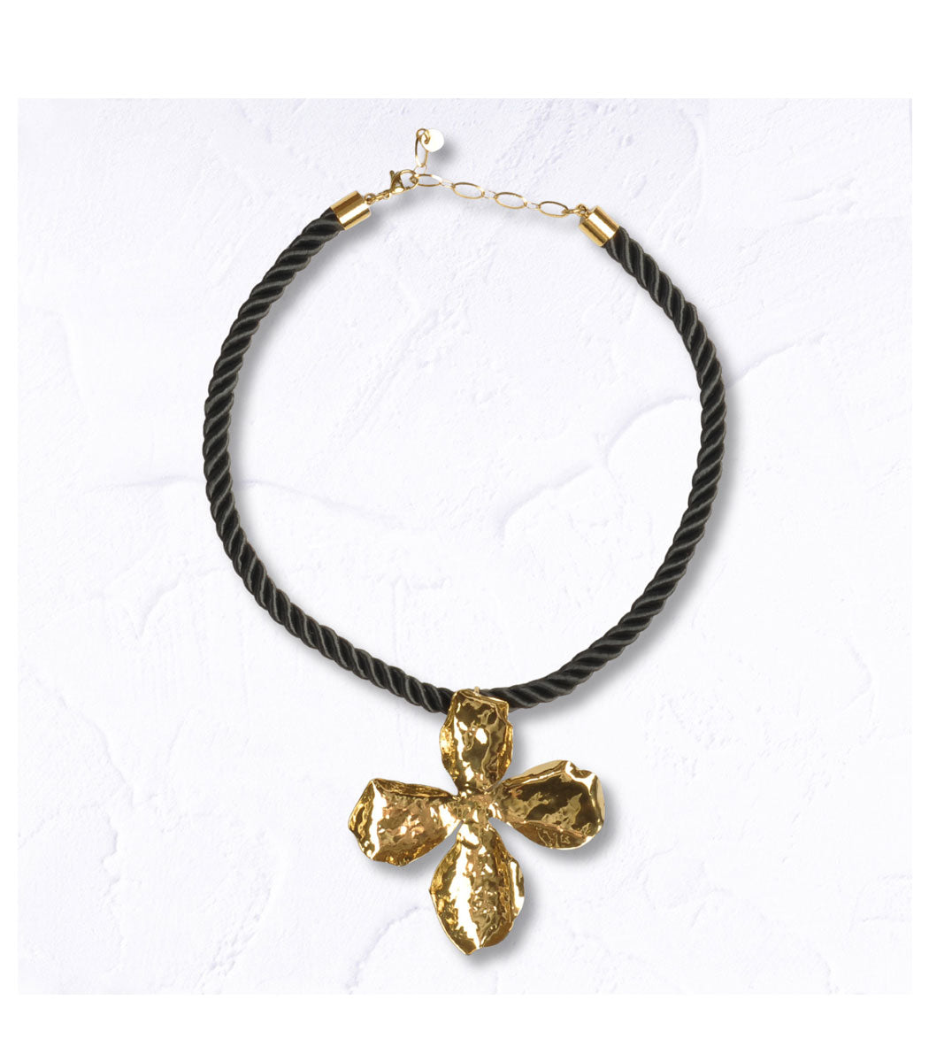 Battered flower necklace