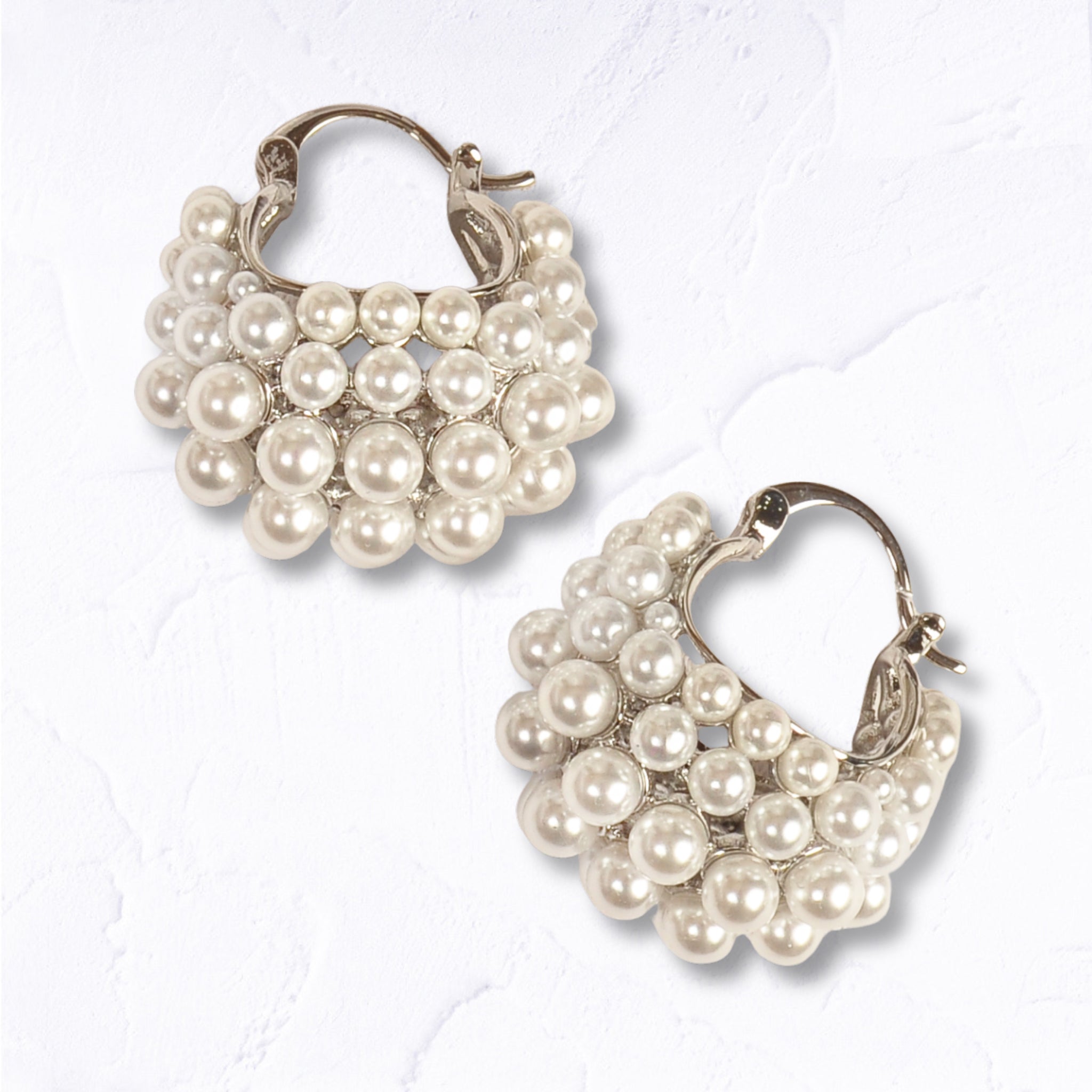 Mini pearl bag hoop earrings