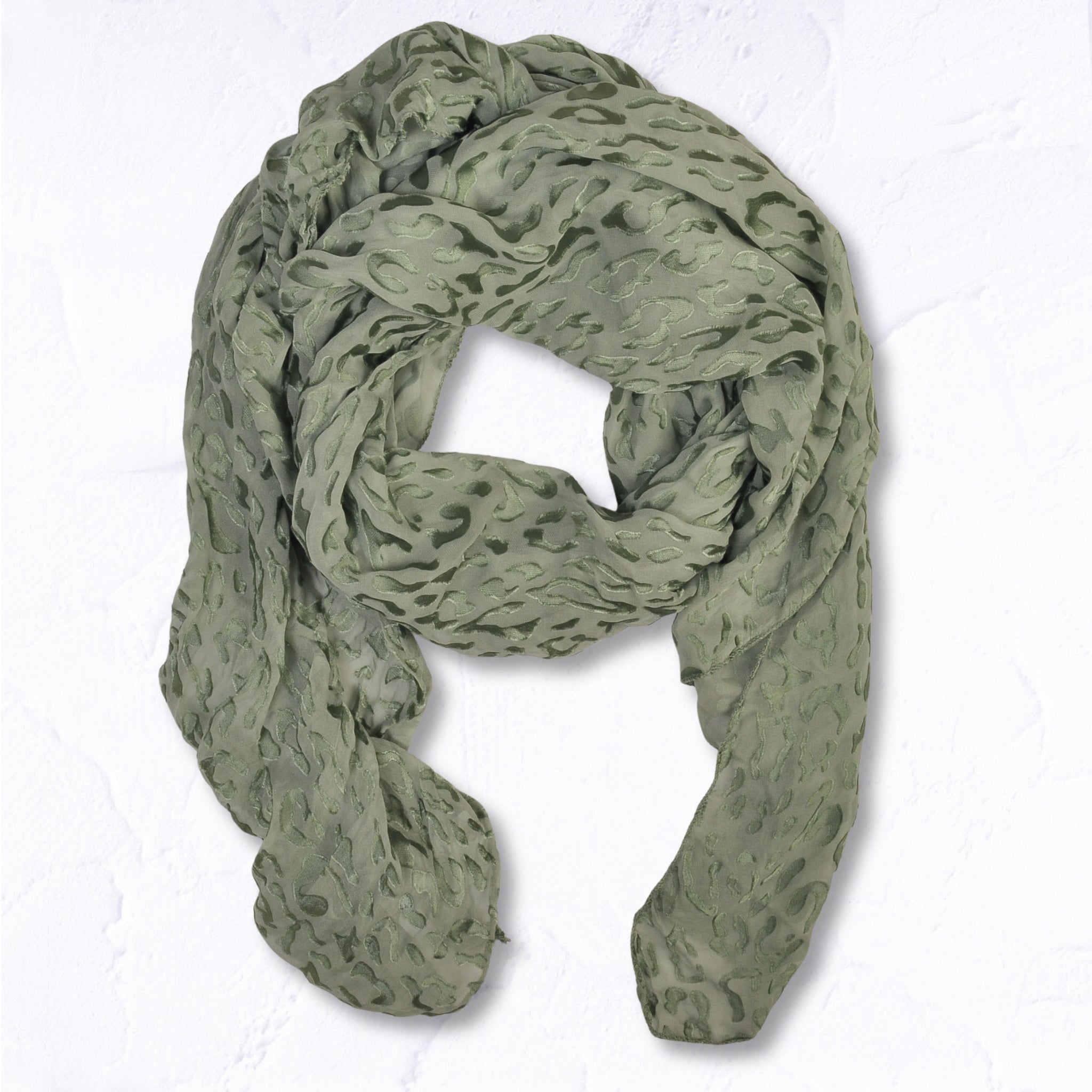 Jacquard animal scarf