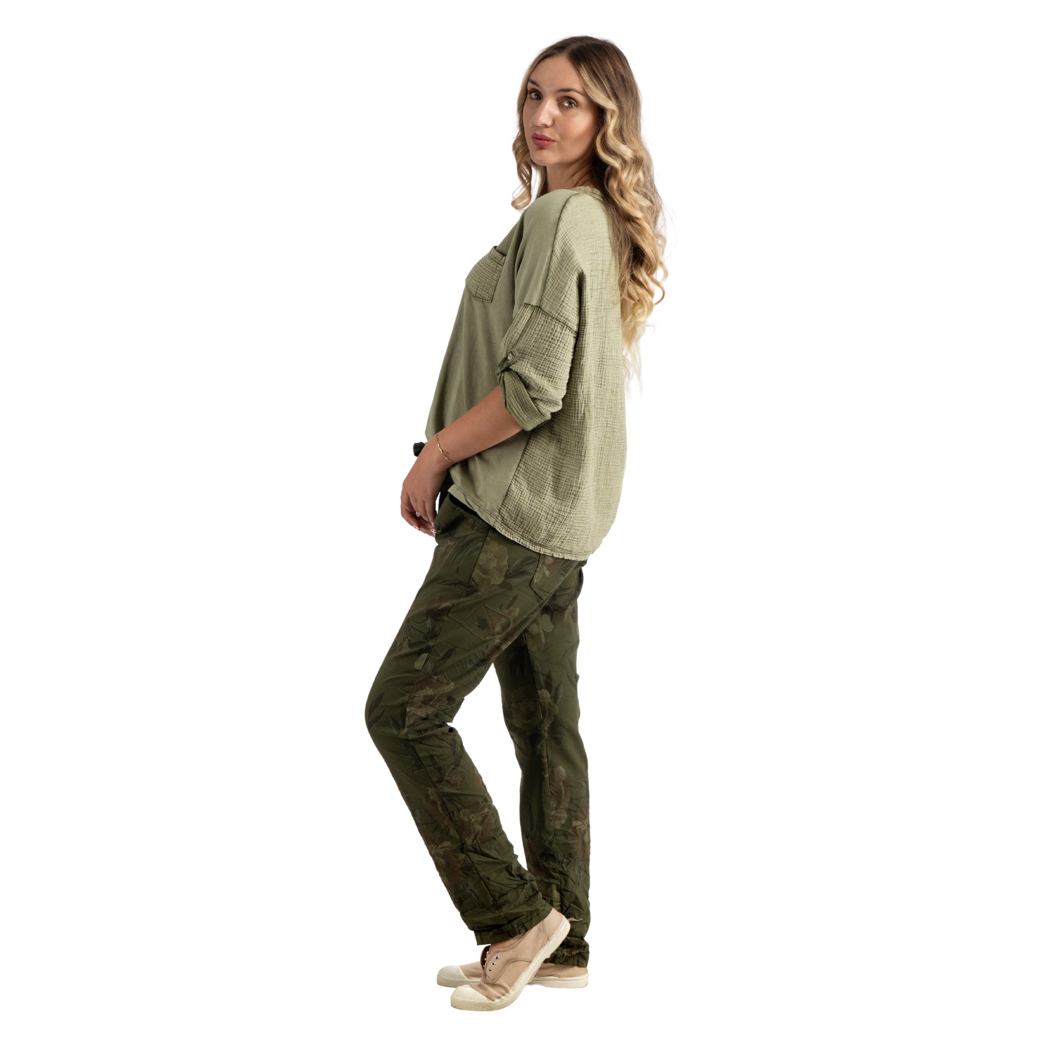 3 Button detail washed top