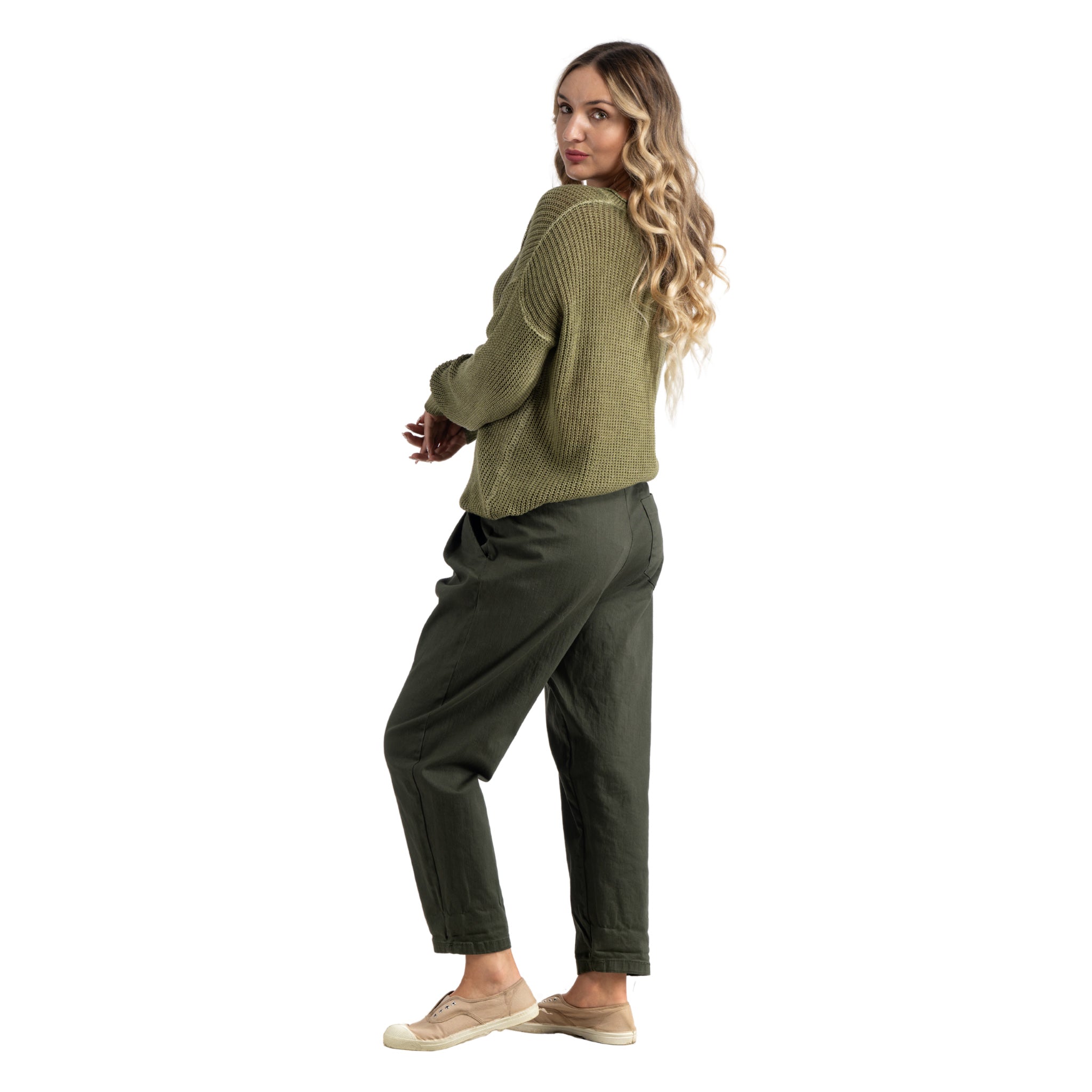 V-neck ribbed knit