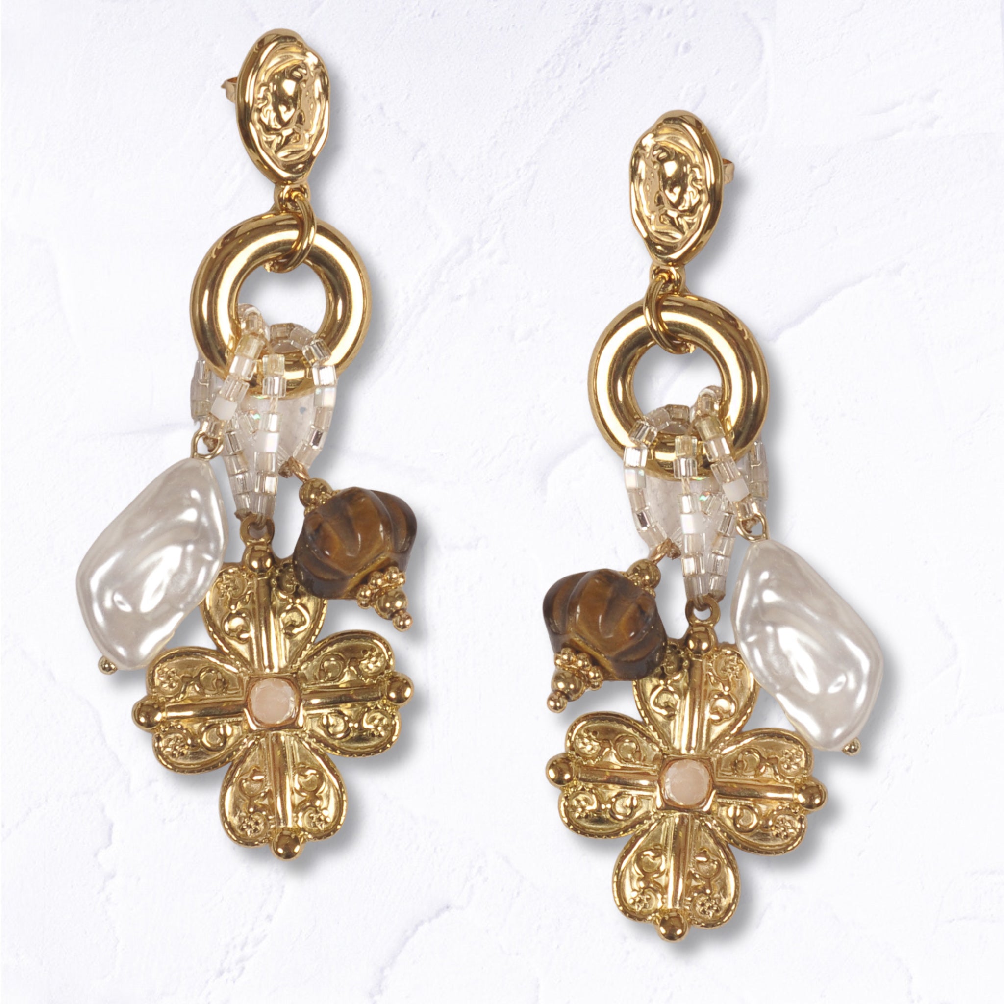 Flower pearl charm lady stud earrings