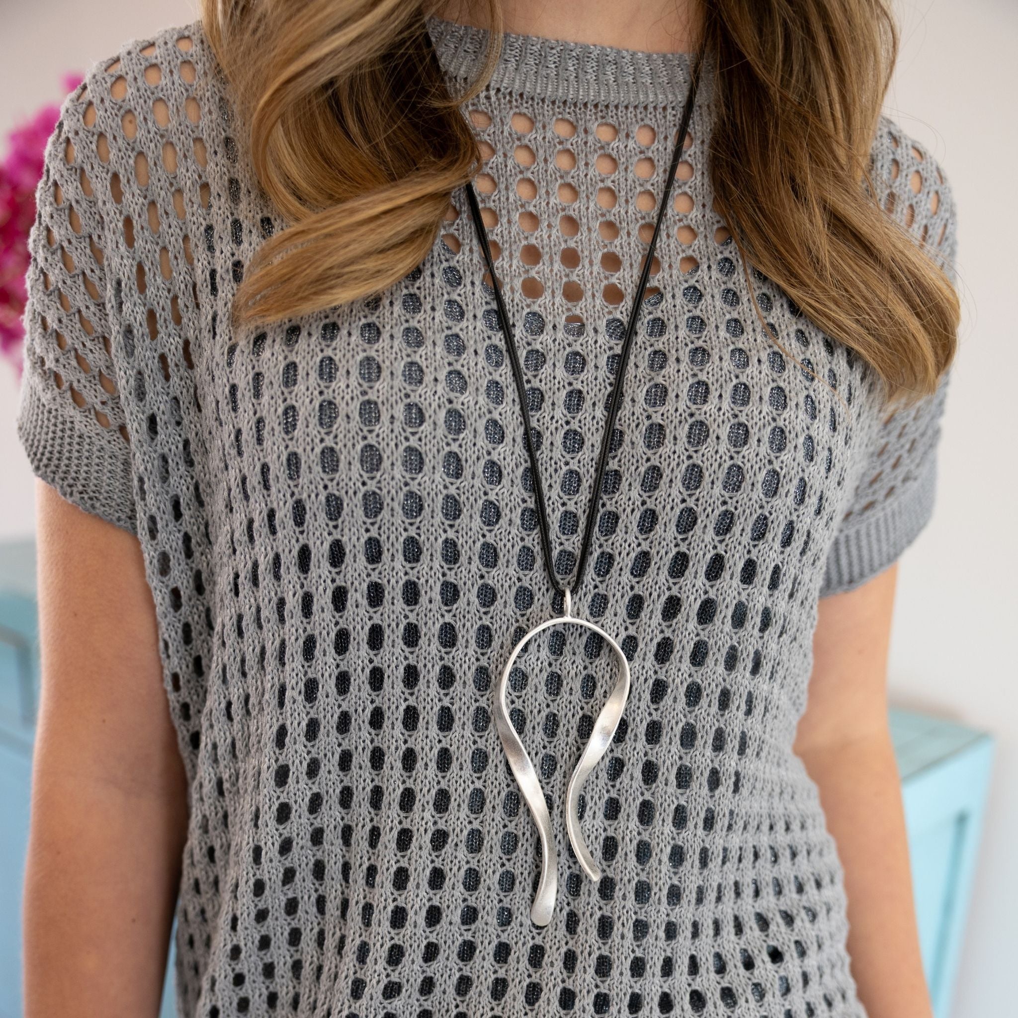 Double string curvy pendant necklace – Nicci Boutiques