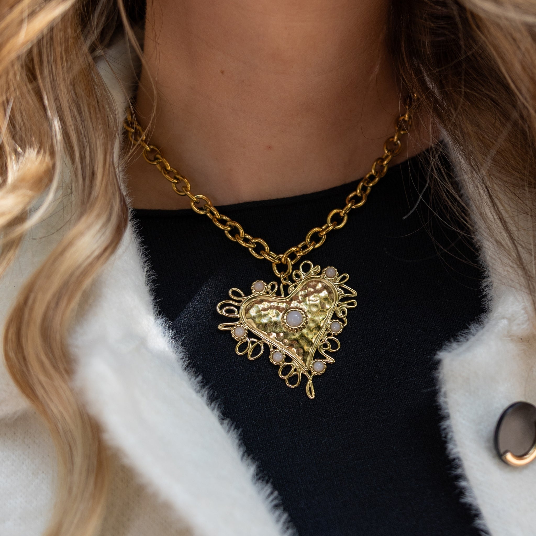 Heart pendant link necklace