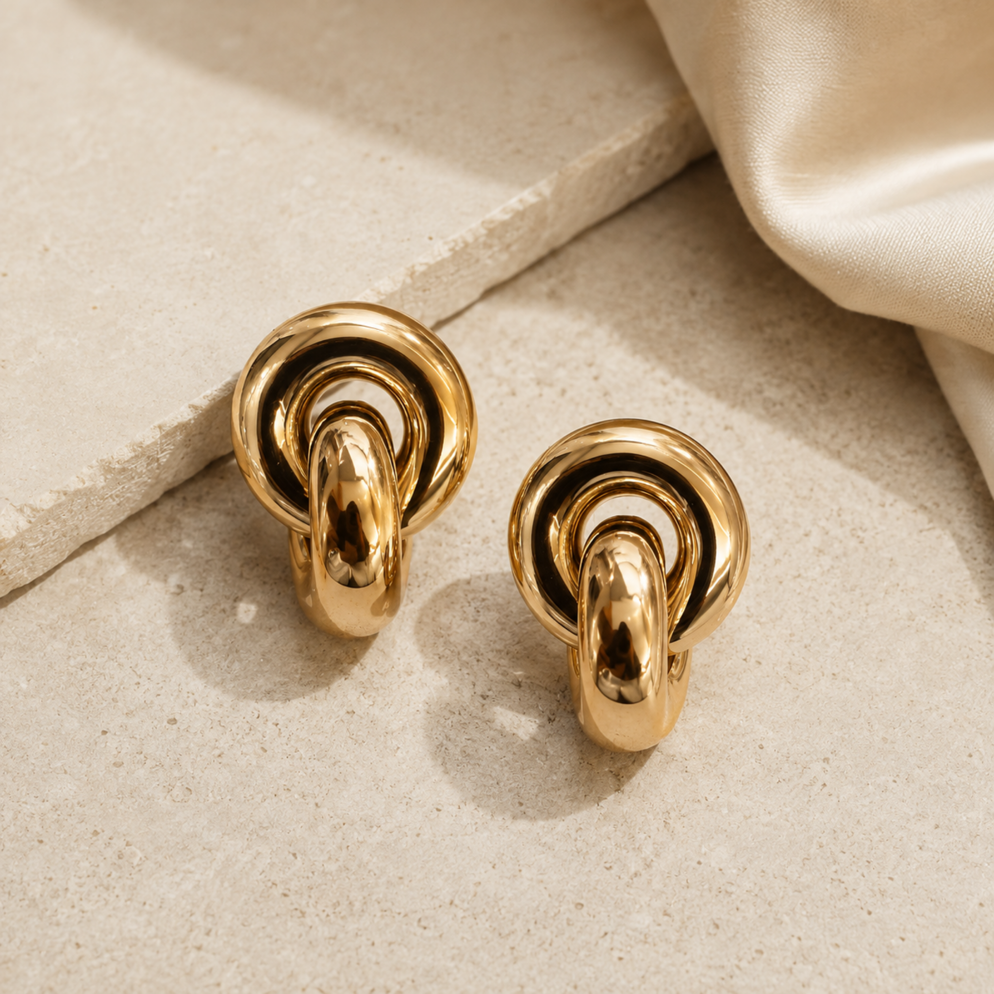 Interlocked chunky earrings