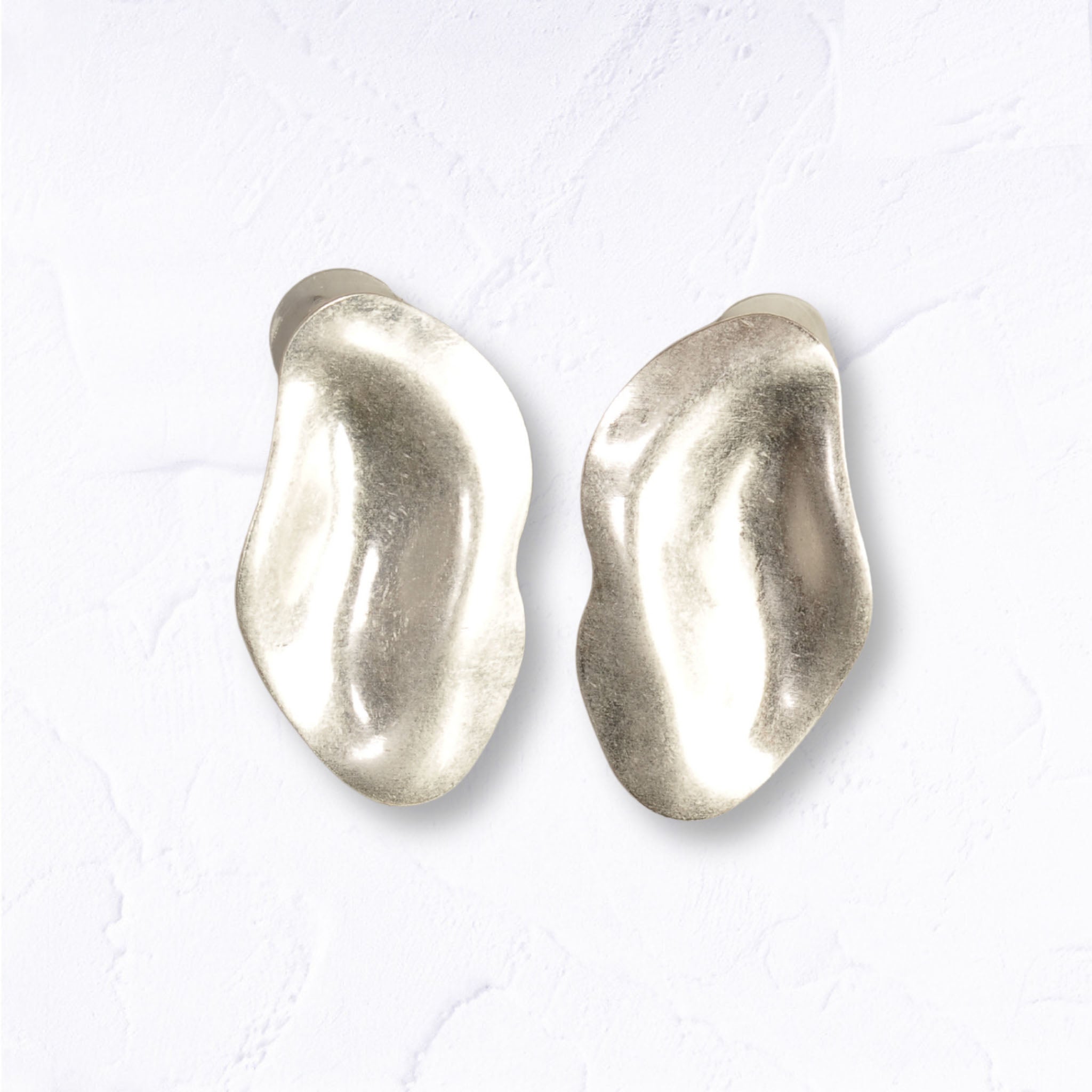 Wavy matt earrings