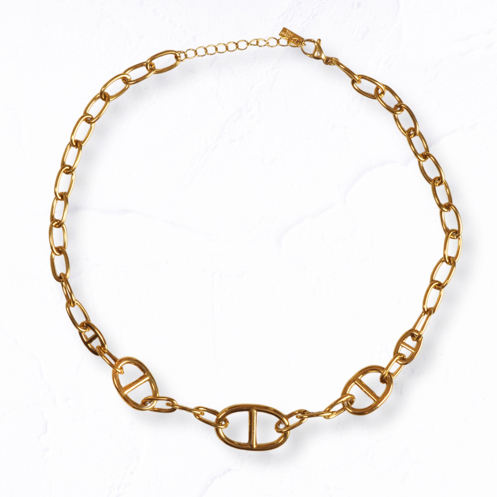 Chain link necklace
