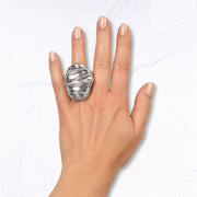 Giant textured oval elasticated ring