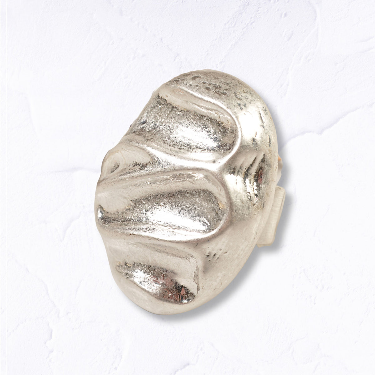 Giant textured oval elasticated ring