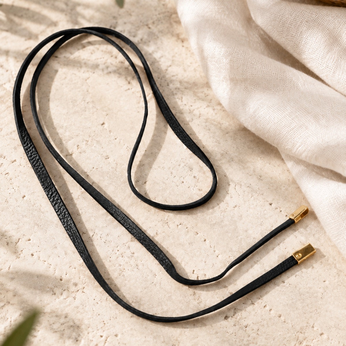 Skinny leather belt