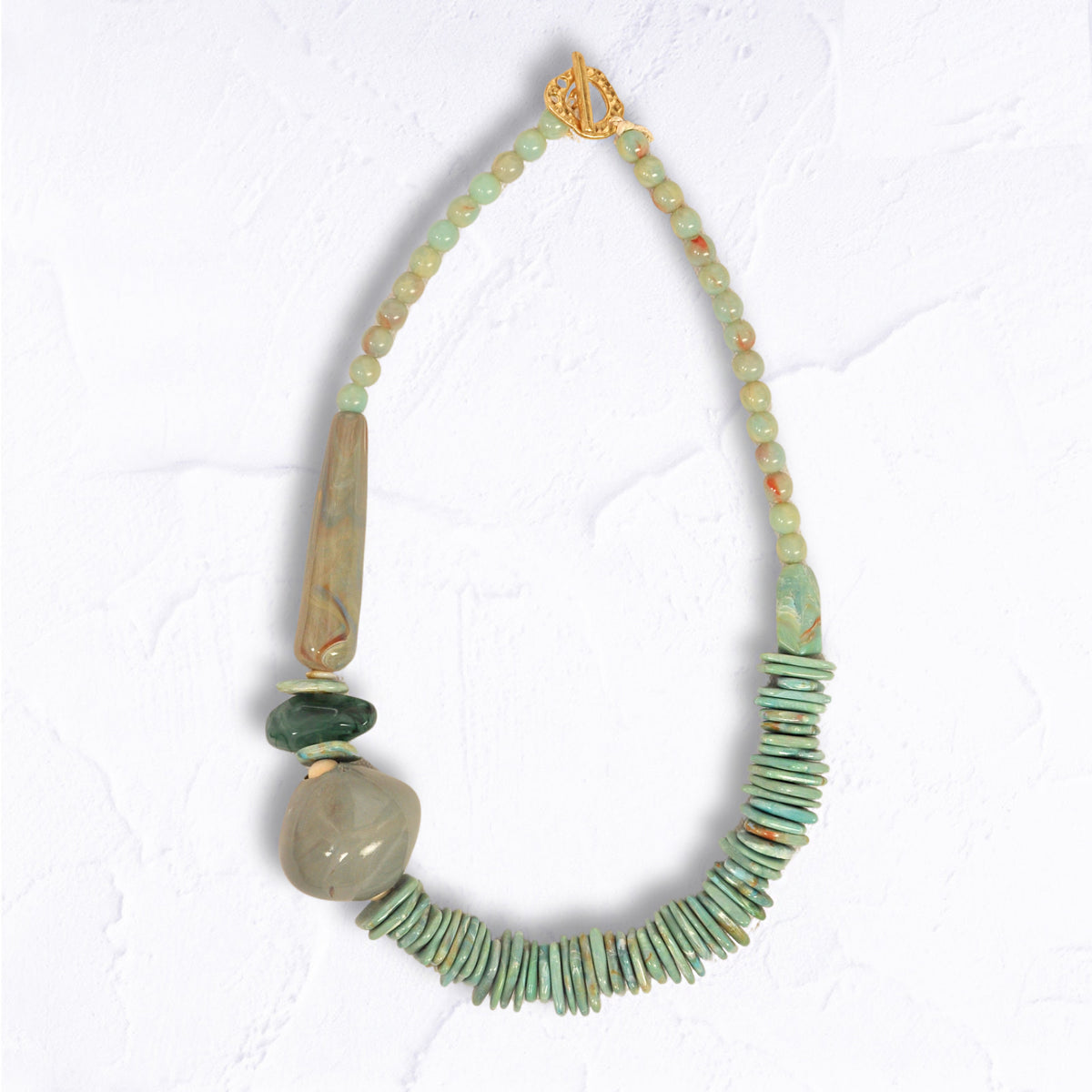 Giant resin bugal ball beaded choker