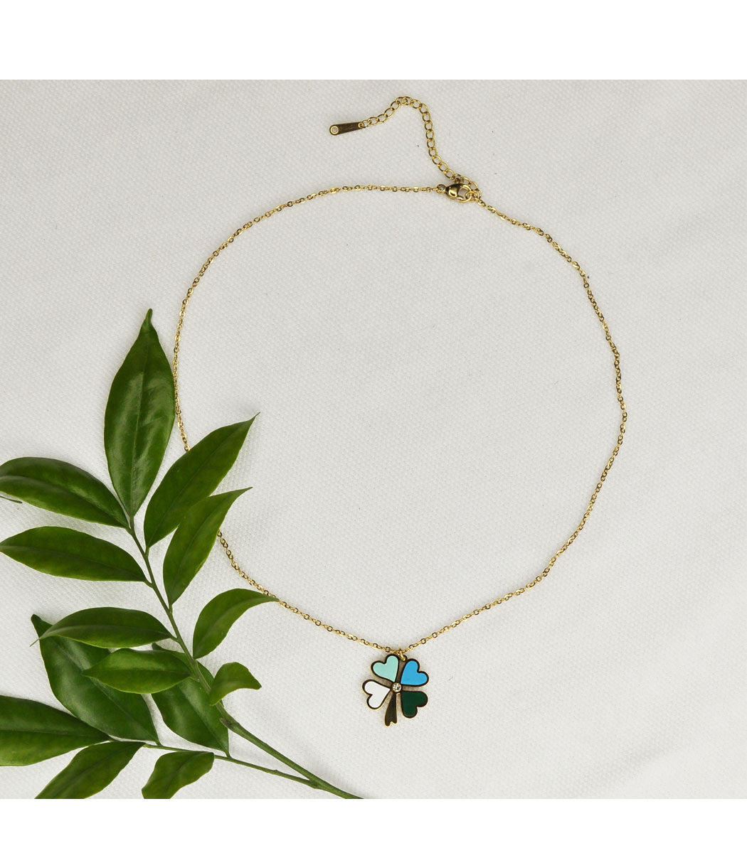 Blue clover pendant necklace 